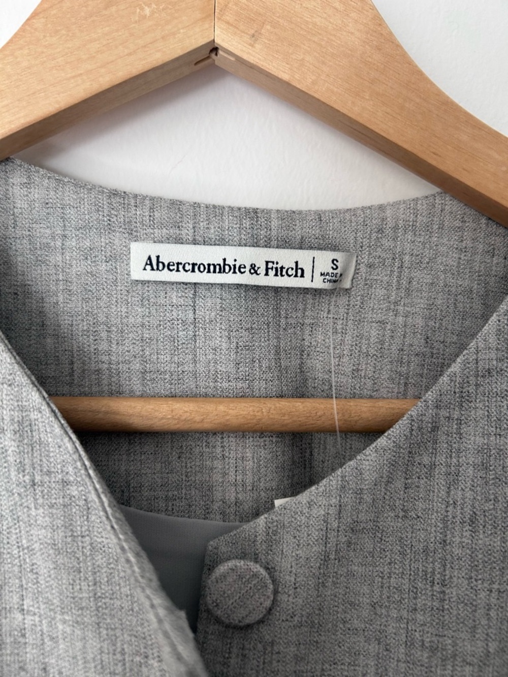 Abercrombie & Fitch Gray Vest | NWT - Picture 4 of 4